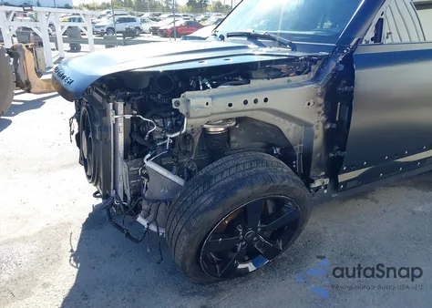 2025 Land Rover Defender 130 P400 X-Dynamic Se z USA, uszkodzony, nr VIN SALE2FEU4S2410234